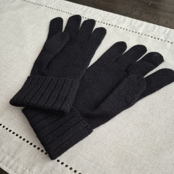 Uniqlo Cashmere Knitted Gloves in Black - Picture 4 of 5